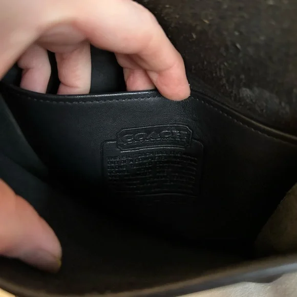 Vintage Coach Black Leather Crossbody Bag - Picture 4 of 6